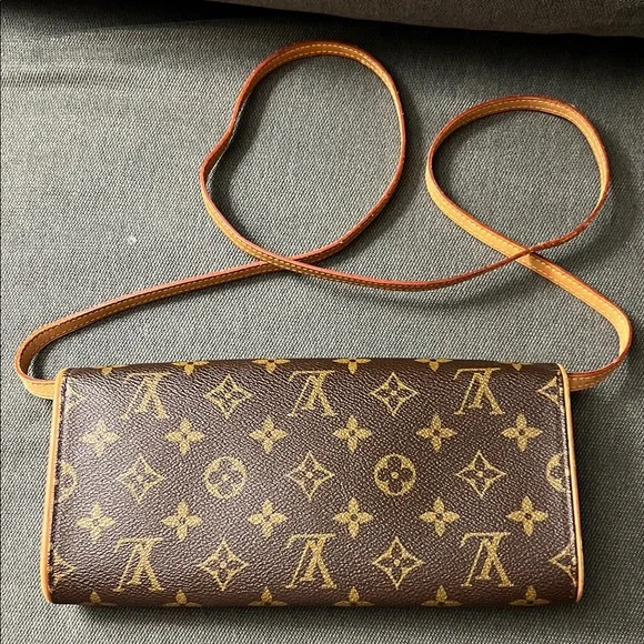 AUTHENTIC Louis Vuitton Brown Monogram - Picture 4 of 6